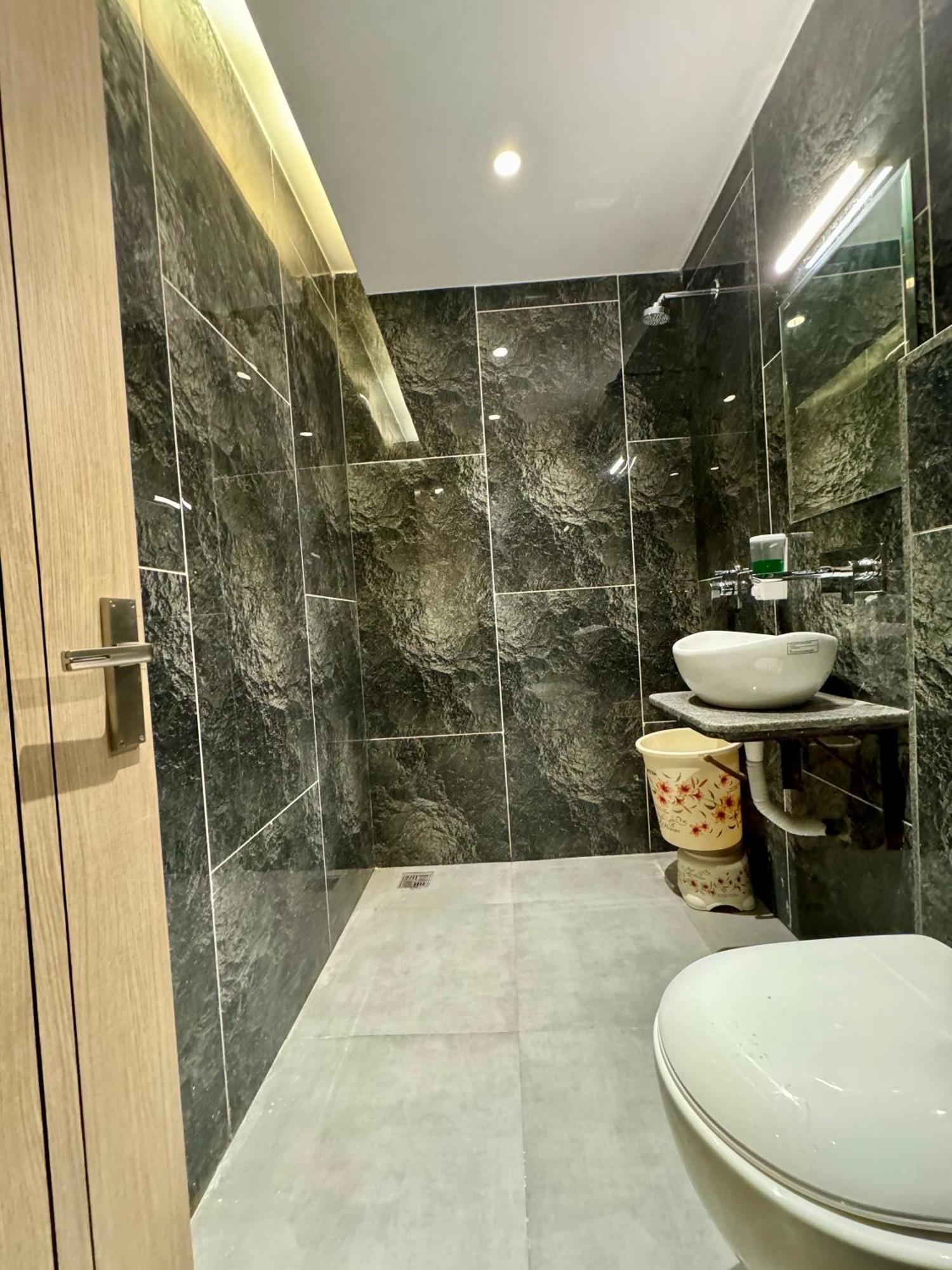 Hotel 51 Амритсар Екстериор снимка