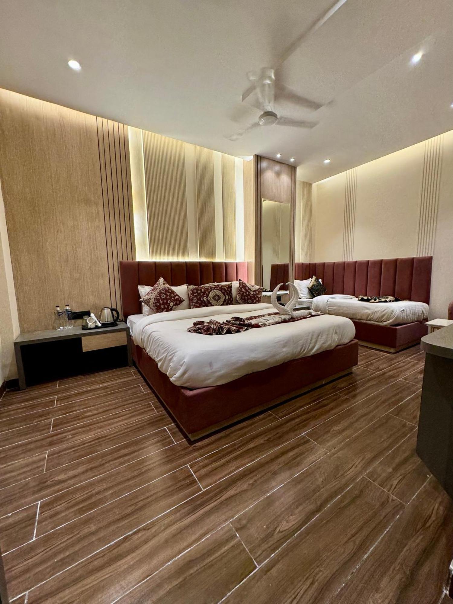 Hotel 51 Амритсар Екстериор снимка